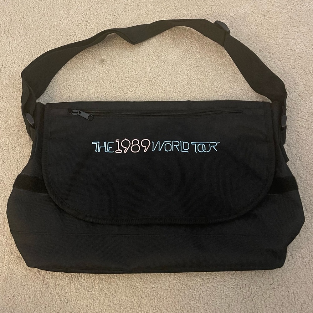 taylor swift 1989 world tour bag